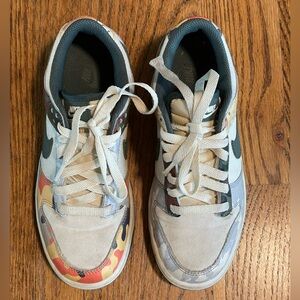Nike Dunk camo sneakers, size 5Y